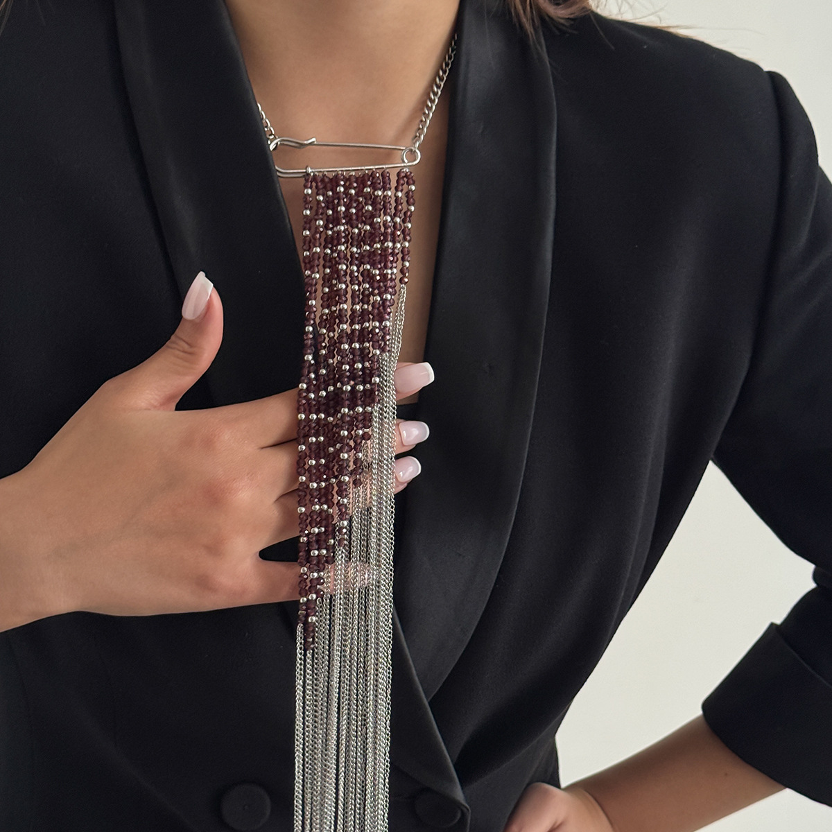 Zilverkleurige kwastjesketting - Women Fashion Hub recensie en prijs